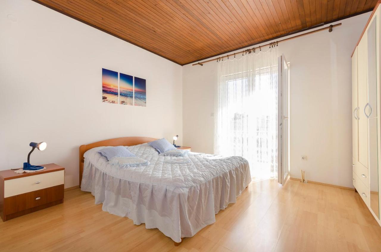 Apartment And Rooms Ema Vodice Luaran gambar