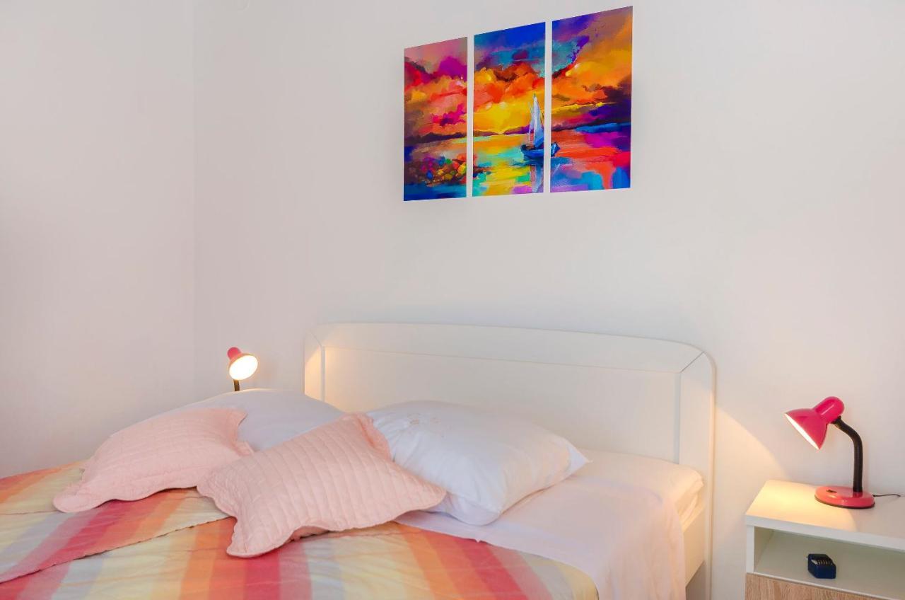 Apartment And Rooms Ema Vodice Luaran gambar
