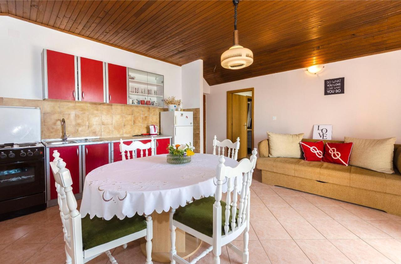 Apartment And Rooms Ema Vodice Luaran gambar