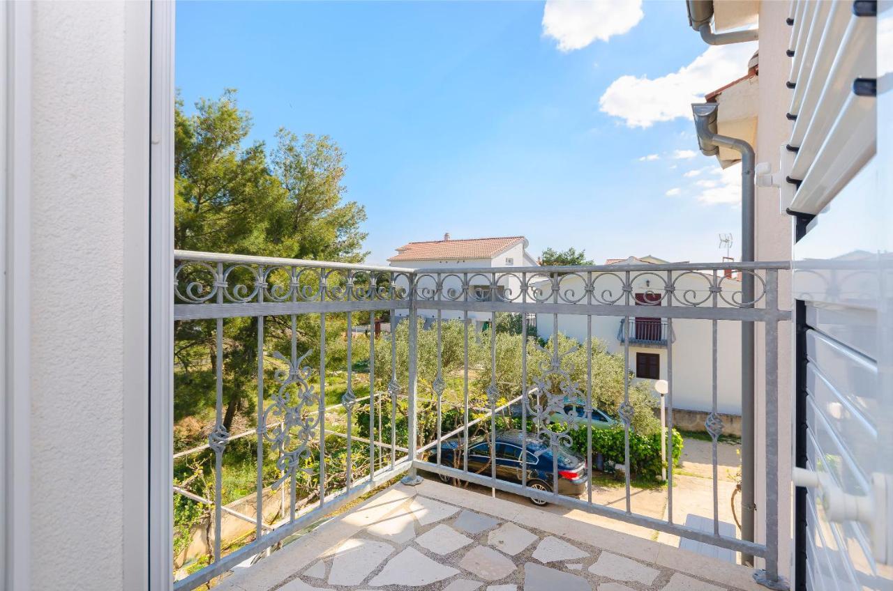 Apartment And Rooms Ema Vodice Luaran gambar