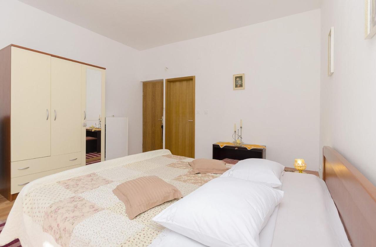 Apartment And Rooms Ema Vodice Luaran gambar